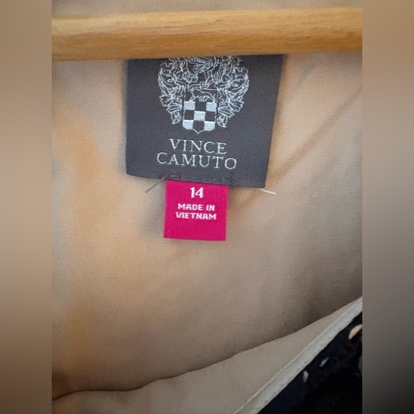 Vince Camuto size 14 black lace nude lined dress 3/4 sleeve zip back - Picture 3 of 9